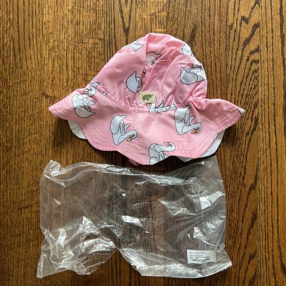 New with tags Monica + Andy Swan Sun Bucket Hat - UPF 50 - L (1-8 y) - Picture 2 of 8